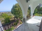 4 yatak odalı ikinci el villa + 10m x 5m ısıtmalı yüzme havuzu + full eşyalı + spor salonu + snooker oyun odası + şarap mahzeni + depo odası + çift garaj + havu
