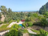 4 yatak odalı ikinci el villa + 10m x 5m ısıtmalı yüzme havuzu + full eşyalı + spor salonu + snooker oyun odası + şarap mahzeni + depo odası + çift garaj + havu