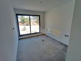 Lüks, en üst kalitede, plan aşamasında 3 yatak odalı bungalov + çatı terası + ortak yüzme havuzu + restoran + spor salonu + muhteşem deniz ve dağ manzaraları
