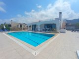 3 yatak odalı ikinci el bungalow + tamamen mobilyalı + çatı terası + 10 m x 5 m Roma sonlu havuz + deniz ve dağ manzaralı + Tapu sahibinin adına, KDV ödenmiş