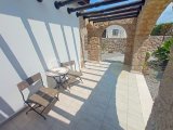 3 yatak odalı ikinci el bungalow + tamamen mobilyalı + çatı terası + 10 m x 5 m Roma sonlu havuz + deniz ve dağ manzaralı + Tapu sahibinin adına, KDV ödenmiş