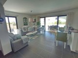 3 yatak odalı ikinci el bungalow + tamamen mobilyalı + çatı terası + 10 m x 5 m Roma sonlu havuz + deniz ve dağ manzaralı + Tapu sahibinin adına, KDV ödenmiş