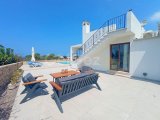 3 yatak odalı ikinci el bungalow + tamamen mobilyalı + çatı terası + 10 m x 5 m Roma sonlu havuz + deniz ve dağ manzaralı + Tapu sahibinin adına, KDV ödenmiş
