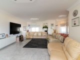 5 yatak odalı ikinci el villa + DENİZ KENARI + 12m x 8 havuz + spor salonu + çalışma odası + güneş panelleri + foto voltaj sistemi + beyaz eşyalar + klima + mer