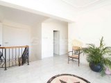 5 yatak odalı ikinci el villa + DENİZ KENARI + 12m x 8 havuz + spor salonu + çalışma odası + güneş panelleri + foto voltaj sistemi + beyaz eşyalar + klima + mer
