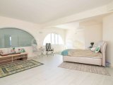 5 yatak odalı ikinci el villa + DENİZ KENARI + 12m x 8 havuz + spor salonu + çalışma odası + güneş panelleri + foto voltaj sistemi + beyaz eşyalar + klima + mer