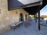5 yatak odalı ikinci el villa + DENİZ KENARI + 12m x 8 havuz + spor salonu + çalışma odası + güneş panelleri + foto voltaj sistemi + beyaz eşyalar + klima + mer
