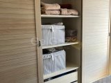 Bu Prestijli Sitede Güzel Sunumlu 2 Yatak Odalı Zemin Kat Daire + Ortak Havuz + Spor Salonu + Deniz Manzarası