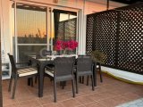 Bu Prestijli Sitede Güzel Sunumlu 2 Yatak Odalı Zemin Kat Daire + Ortak Havuz + Spor Salonu + Deniz Manzarası