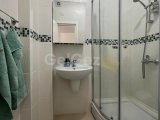 Bu Prestijli Sitede Güzel Sunumlu 2 Yatak Odalı Zemin Kat Daire + Ortak Havuz + Spor Salonu + Deniz Manzarası