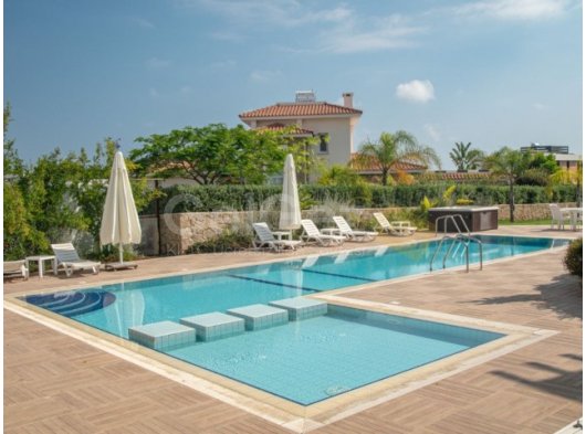 Bu Butik Sitede Lüks 2 Yatak Odalı Penthouse - 'Karpasia On Sea' Ortak Havuzlu, Güzel Deniz Manzaralı ve Özel Plaja Yürüme Mesafesinde