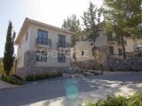 Çarpıcı 2 yatak odalı modern penthouse daire + ödüllü butik otel ve şarap çiftliğinin bir parçası + ortak yüzme havuzu + spor salonu + kafe + sauna + çocuk oyun