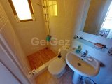 Büyük Değer - Güzel bakımlı sitede iyi sunulmuş 2 yatak odalı penthouse daire + ortak yüzme havuzu + tamamen mobilyalı + klima + beyaz eşya