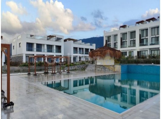 Yepyeni, yeniden satılan stüdyo çatı dubleks daire + plaj önünde konum + Olimpik boyutta üçlü yüzme havuzu + biyo çiftlik + kapalı ısıtmalı havuz + birçok tesis