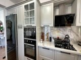 3 yatak odalı Akdeniz tarzı yeniden satış villası + 8m x 4m yüzme havuzu + tam donanımlı + merkezi ısıtma + güneş panelleri + sauna + muhteşem deniz ve dağ manz