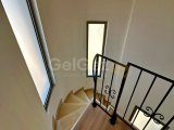 3 yatak odalı Akdeniz tarzı yeniden satış villası + 8m x 4m yüzme havuzu + tam donanımlı + merkezi ısıtma + güneş panelleri + sauna + muhteşem deniz ve dağ manz