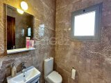 3 yatak odalı Akdeniz tarzı yeniden satış villası + 8m x 4m yüzme havuzu + tam donanımlı + merkezi ısıtma + güneş panelleri + sauna + muhteşem deniz ve dağ manz
