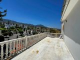 3 yatak odalı Akdeniz tarzı yeniden satış villası + 8m x 4m yüzme havuzu + tam donanımlı + merkezi ısıtma + güneş panelleri + sauna + muhteşem deniz ve dağ manz