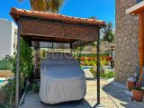3 yatak odalı Akdeniz tarzı yeniden satış villası + 8m x 4m yüzme havuzu + tam donanımlı + merkezi ısıtma + güneş panelleri + sauna + muhteşem deniz ve dağ manz