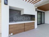 4 yatak odalı yepyeni lüks villa + beyaz eşyalar + özel yüzme havuzu + çamaşır ve kiler odaları + su ve elektrikle çalışan yerden ısıtma + kapalı site + ana kon