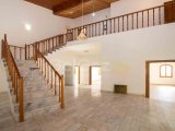 5 yatak odalı ikinci el villa + bodrum alanı + büyük arsa + çift garaj + muhteşem dağ manzaraları + Pre-74 Kuzey Kıbrıs Türk Cumhuriyeti tapu senedi + Tapu sahi