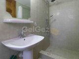 5 yatak odalı ikinci el villa + bodrum alanı + büyük arsa + çift garaj + muhteşem dağ manzaraları + Pre-74 Kuzey Kıbrıs Türk Cumhuriyeti tapu senedi + Tapu sahi