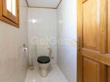 5 yatak odalı ikinci el villa + bodrum alanı + büyük arsa + çift garaj + muhteşem dağ manzaraları + Pre-74 Kuzey Kıbrıs Türk Cumhuriyeti tapu senedi + Tapu sahi