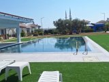 Girne'nin Doğanköy Bölgesinde Tüm Olanaklara Yürüme Mesafesinde, Ortak Bahçeli, Ortak Havuzlu, Tamamen Yenilenmiş 2 Yatak Odalı Tamamen Mobilyalı Dubleks Bu