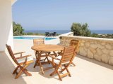 Harika 3 yatak odalı lüks ikinci el bungalov, denize sıfır konumda + ofis odası + 8m x 4m yüzme havuzu + tam donanımlı + çatı teras + yerden ısıtma + SPA + kapa