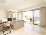 Harika 3 yatak odalı lüks ikinci el bungalov, denize sıfır konumda + ofis odası + 8m x 4m yüzme havuzu + tam donanımlı + çatı teras + yerden ısıtma + SPA + kapa