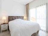 Harika 3 yatak odalı lüks ikinci el bungalov, denize sıfır konumda + ofis odası + 8m x 4m yüzme havuzu + tam donanımlı + çatı teras + yerden ısıtma + SPA + kapa