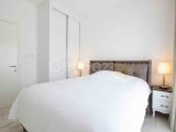 Harika 3 yatak odalı lüks ikinci el bungalov, denize sıfır konumda + ofis odası + 8m x 4m yüzme havuzu + tam donanımlı + çatı teras + yerden ısıtma + SPA + kapa