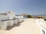 Harika 3 yatak odalı lüks ikinci el bungalov, denize sıfır konumda + ofis odası + 8m x 4m yüzme havuzu + tam donanımlı + çatı teras + yerden ısıtma + SPA + kapa