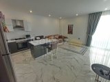 Deniz kıyısında gelişen 2 yatak odalı zemin kat daire + tamamen mobilyalı + ortak havuzlar + restoran + SPA merkezi + süpermarket + eczane + plaja yürüme mesafe
