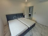 Deniz kıyısında gelişen 2 yatak odalı zemin kat daire + tamamen mobilyalı + ortak havuzlar + restoran + SPA merkezi + süpermarket + eczane + plaja yürüme mesafe