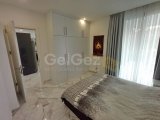 Deniz kıyısında gelişen 2 yatak odalı zemin kat daire + tamamen mobilyalı + ortak havuzlar + restoran + SPA merkezi + süpermarket + eczane + plaja yürüme mesafe