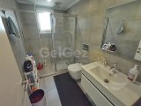 Deniz kıyısında gelişen 2 yatak odalı zemin kat daire + tamamen mobilyalı + ortak havuzlar + restoran + SPA merkezi + süpermarket + eczane + plaja yürüme mesafe