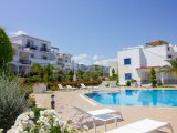 1 yatak odalı sahil gelişimindeki yeniden satış loft çatı katı daire + tamamen mobilyalı + ortak havuzlar + kapalı havuz + spor salonu + spa + restoran + süperm