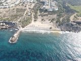 Esentepe'deki popüler Turtle Bay Resort'ta güzelce yenilenmiş 2 yatak odalı çatı katı daire + Özel plaja yürüme mesafesinde + Ortak havuzlar + Barlar ve