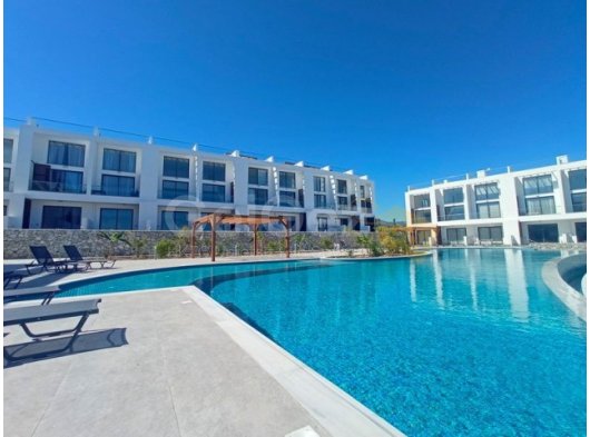 Yepyeni 1 yatak odalı satılık LOFT çatı katı daire + çatı terası + ortak yüzme havuzu + spor salonu + tüm olanaklara ve Akdeniz'e yakın