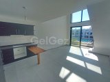 Yepyeni 1 yatak odalı ikinci el LOFT çatı katı daire + çatı terası + ortak yüzme havuzu + spor salonu + tüm olanaklara ve Akdeniz'e yakın
