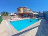 4 yatak odalı villa + 8m x 4m yüzme havuzu + klima + yerden ısıtma + sauna + Tapu sahibinin adına kayıtlı KDV ödenmiştir.