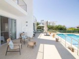 Harika 5 yatak odalı ikinci el villa + 10m x 5m havuz + aydınlatmalarla olgun bahçe + süpermarkete, golf kulübüne, SPA merkezine ve sahile yürüme mesafesinde +