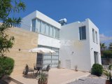 Harika 5 yatak odalı ikinci el villa + 10m x 5m havuz + aydınlatmalarla olgun bahçe + süpermarkete, golf kulübüne, SPA merkezine ve sahile yürüme mesafesinde +