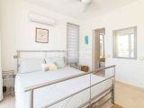 Harika 5 yatak odalı ikinci el villa + 10m x 5m havuz + aydınlatmalarla olgun bahçe + süpermarkete, golf kulübüne, SPA merkezine ve sahile yürüme mesafesinde +