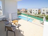 Harika 5 yatak odalı ikinci el villa + 10m x 5m havuz + aydınlatmalarla olgun bahçe + süpermarkete, golf kulübüne, SPA merkezine ve sahile yürüme mesafesinde +