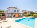 Harika Fiyat - Mükemmel Konumda Bulunan Bu Şık 4 Yatak Odalı Villa + 8m x 4m Özel Yüzme Havuzu + Denize Yürüme Mesafesinde