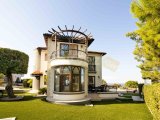 3 yatak odalı ikinci el villa + 10m x 5m yüzme havuzu + mobilyalı + mutfak eşyaları + hizmet odası + odun yakma sobası