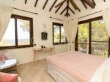 3 yatak odalı ikinci el villa + 10m x 5m yüzme havuzu + mobilyalı + mutfak eşyaları + hizmet odası + odun yakma sobası