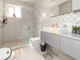 3 yatak odalı ikinci el villa + 8m x 4m yüzme havuzu + full eşyalı + jakuzili çatı terası + muhteşem manzara + Sahibinin adına tapu – KDV ödenmiş